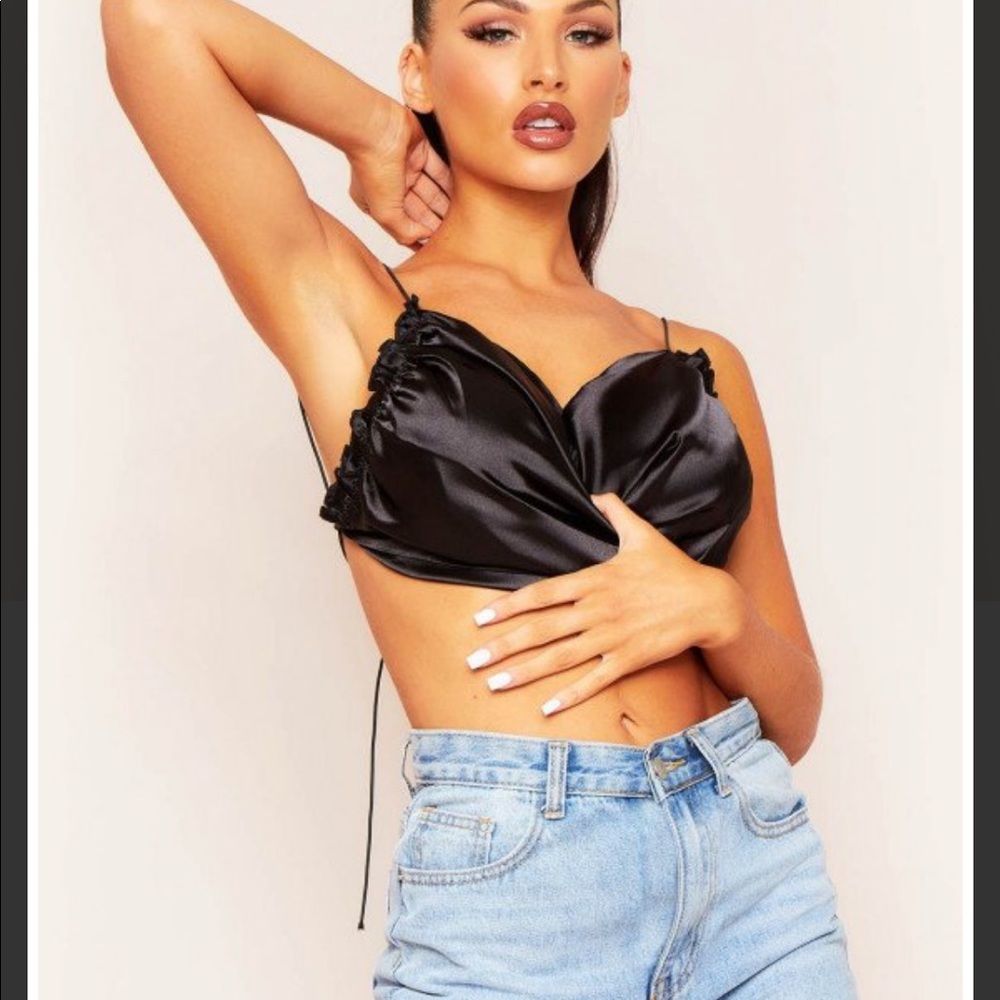 MISSY EMPIRE Lucy Black Satin Ruched Side Cross Strap Crop Top
